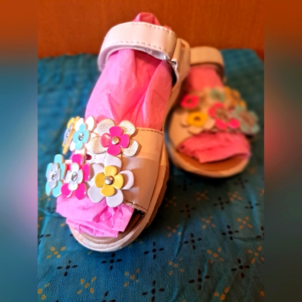 🌟 9T Sandals White Pink Flowers Velcro Toddler 🌟